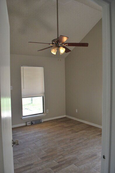 Building Photo - 3502 Chisholm Trail