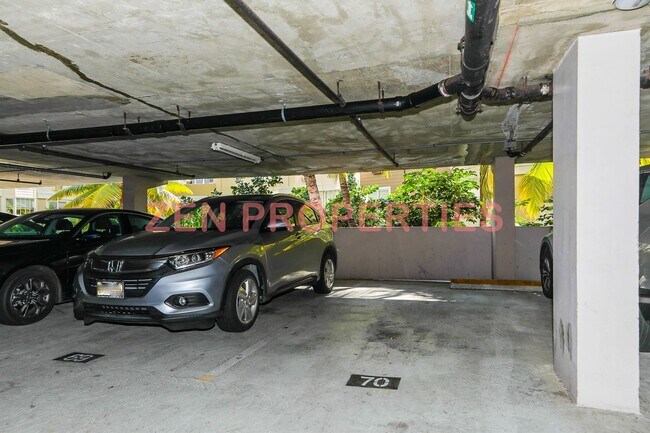 Building Photo - Fully furnished 2 bdrm / 2 bath / 1 parking unit at The Windsor Waikiki