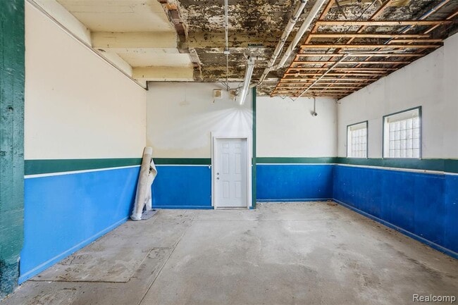 Building Photo - 436 E Milwaukee Ave