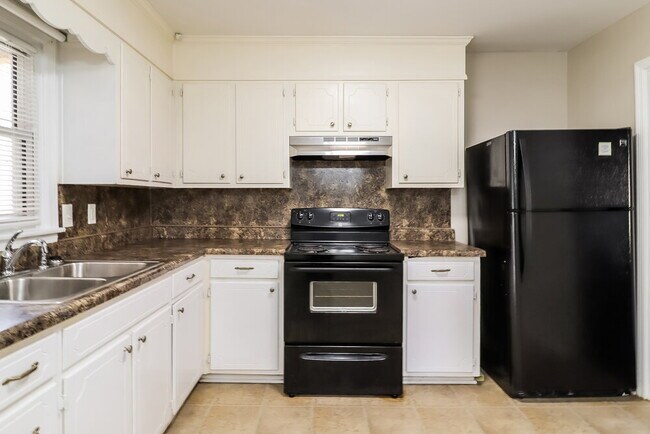 Building Photo - 208 Sam Pate Dr