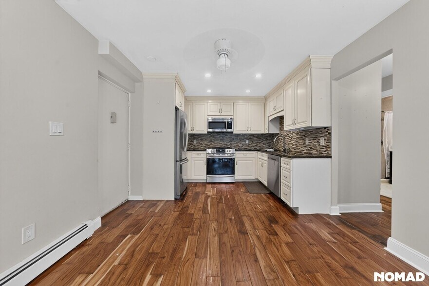 Building Photo - 5 Loudon Dr