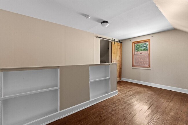 Building Photo - 2617 California Ave
