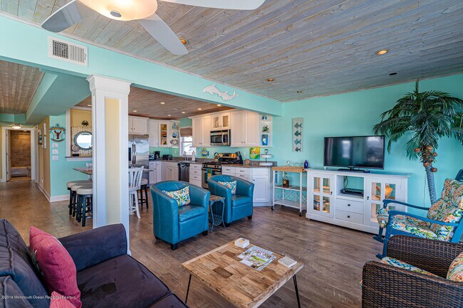 Building Photo - 2102 Oceanfront