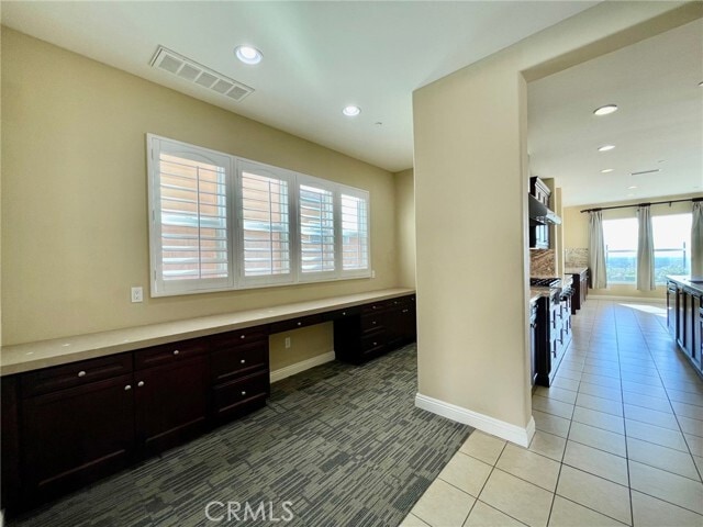 Building Photo - 2652 E Temblor Ranch Dr