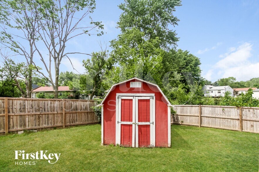 Building Photo - 8930 Ridgepointe Ct