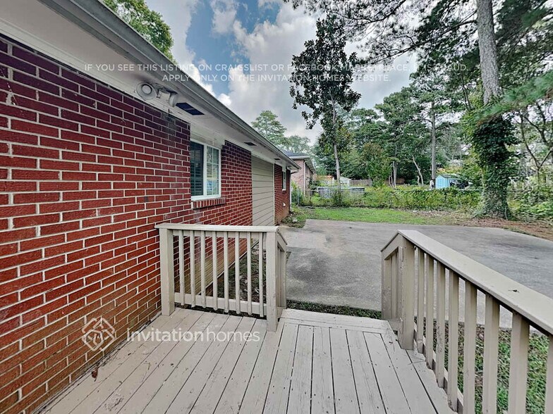 Building Photo - 759 Birchwood Ln SW