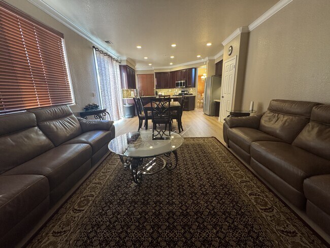 Building Photo - 10 Rhine Cir