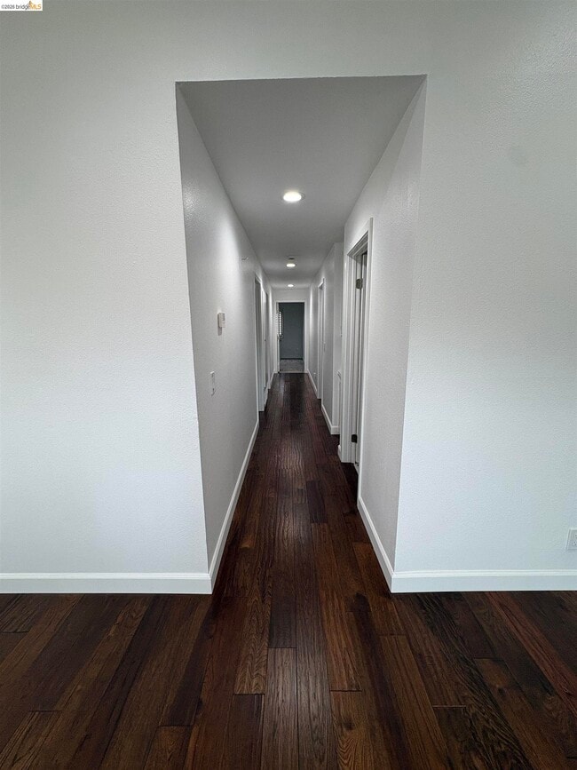 Building Photo - 1101 Hourglass Pl