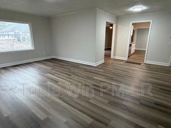 Building Photo - 8010 Westwood Ave