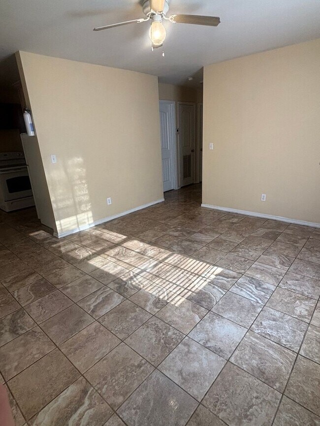 Building Photo - 9356 S 430 Rd
