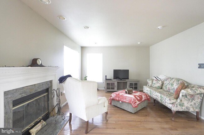 Building Photo - 2041 Greenes Way Cir