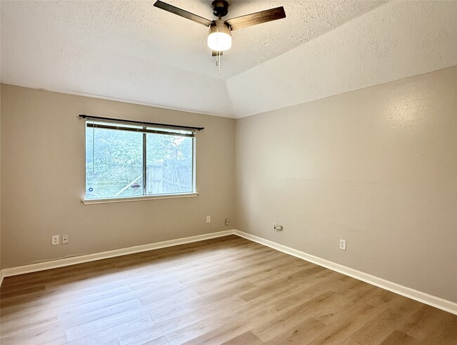 Building Photo - 9551 Saffolk Punch Dr