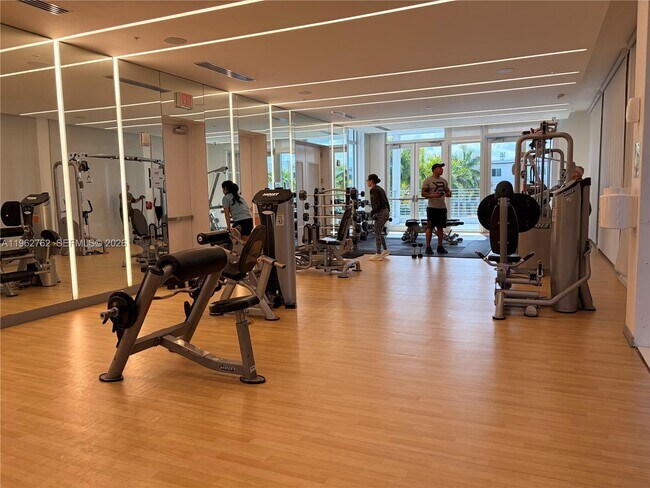 Building Photo - 10416 NW 66th St