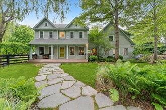 Building Photo - 325 Narrow Ln