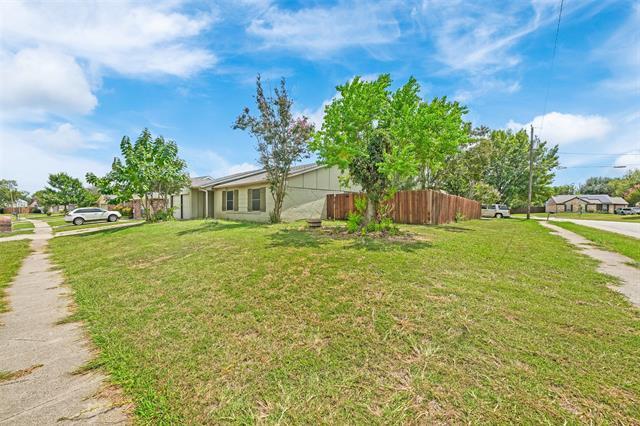 Building Photo - 710 W Embercrest Dr