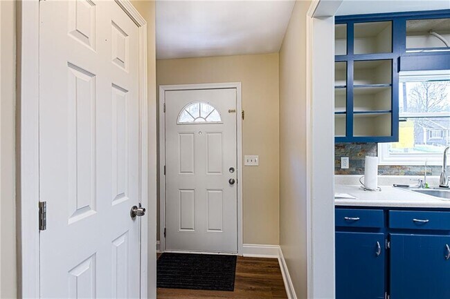 Building Photo - 6080 Stone Wood Dr NW