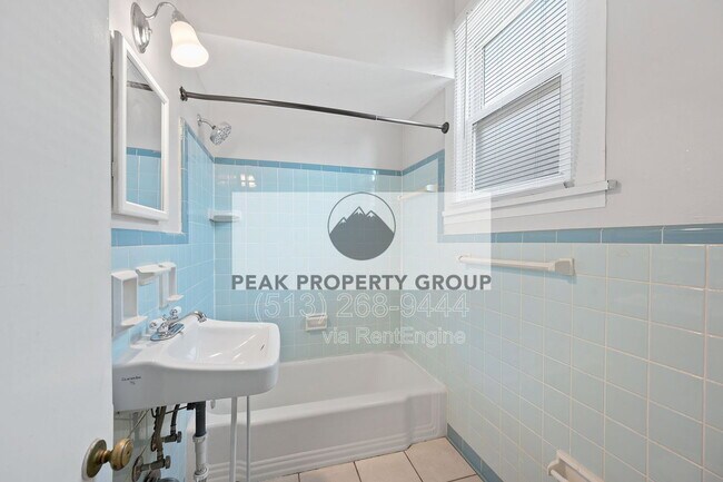 Building Photo - 2549 University Ct