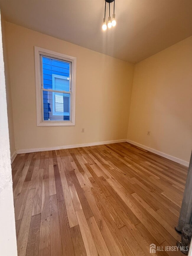 Building Photo - 67 Girard Ave