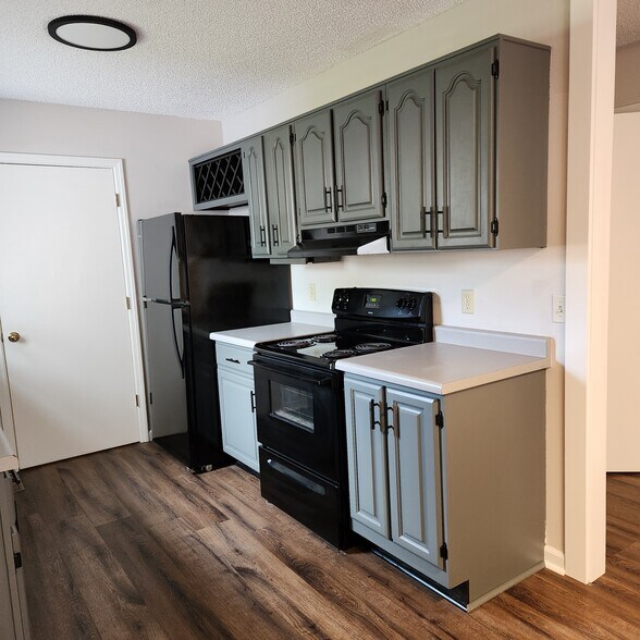 Building Photo - 2036 Merle Ln