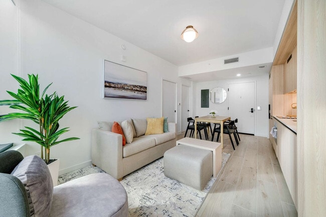 Building Photo - 225 N Miami Ave