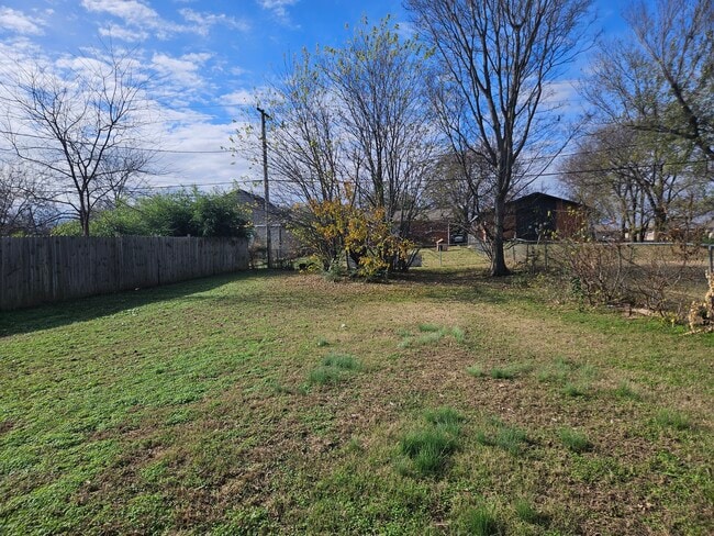 Building Photo - 1830 N Troost Ave