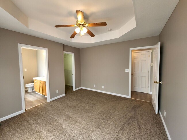 Building Photo - $1700 - 3 Beds 2 Bath + Bonus Room