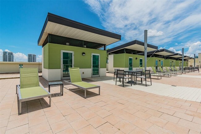 Building Photo - 1208 E Kennedy Blvd