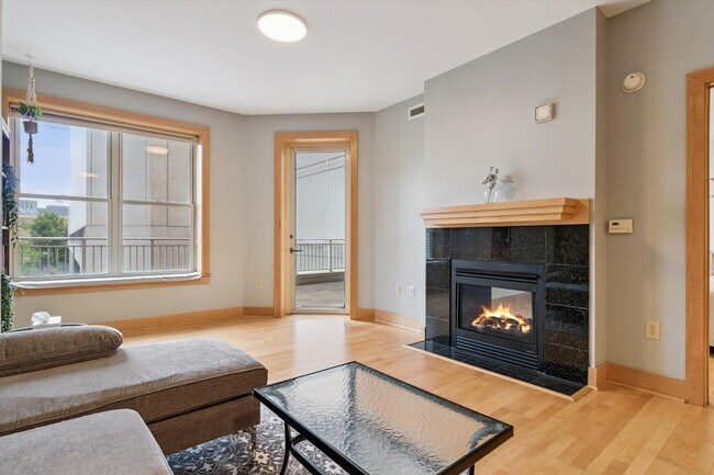 Building Photo - 333 W Mifflin St