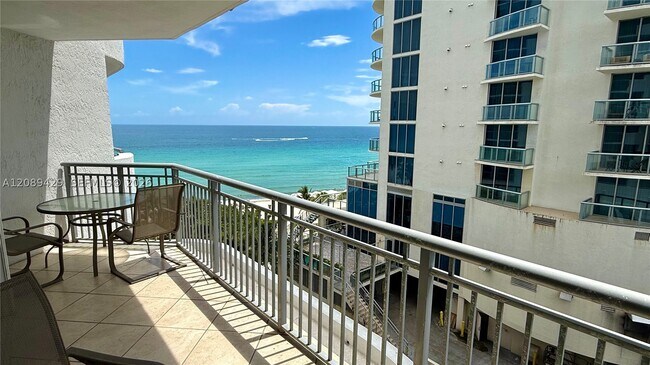Building Photo - 17375 Collins Ave