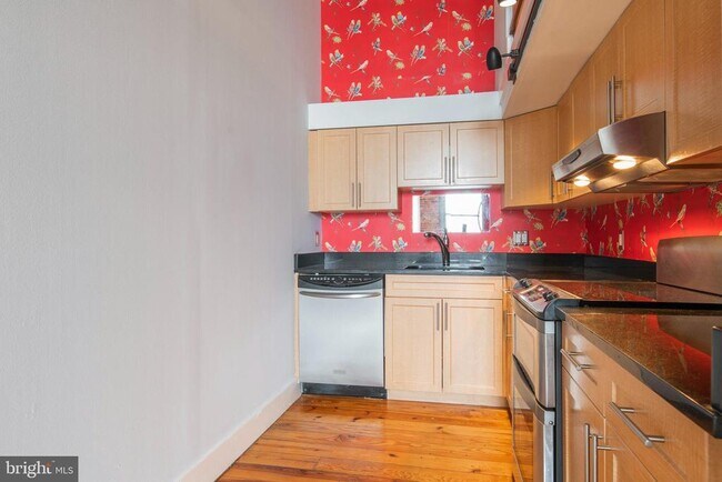 Building Photo - 313 Arch St