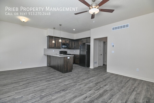 Building Photo - 3209 N 103rd Pl