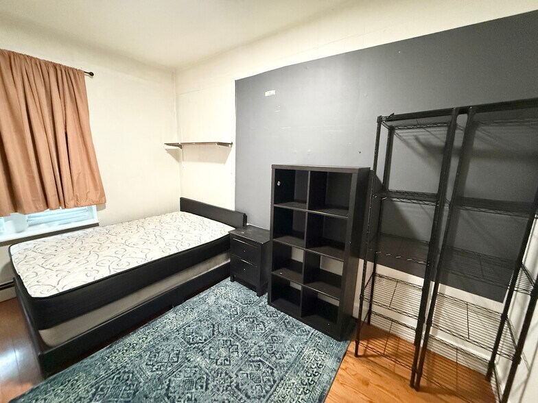 Building Photo - 66 Hammond St