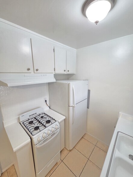 Building Photo - 4660 Kester Ave