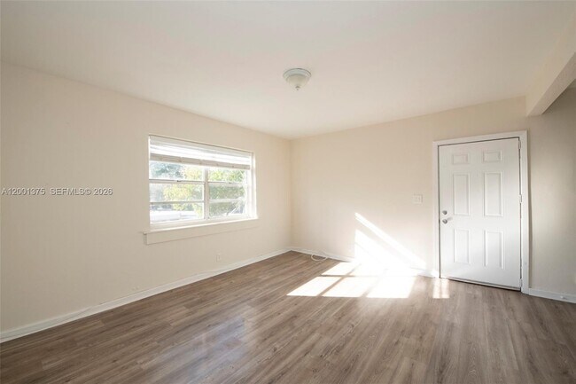 Building Photo - 12247 NE 9th Ave