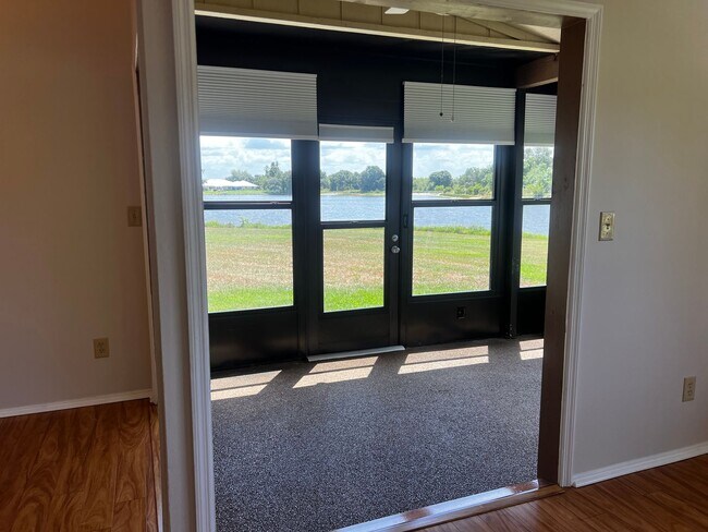Building Photo - 3018 Sail Pointe Cir