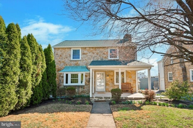 Primary Photo - 1156 Garfield Ave