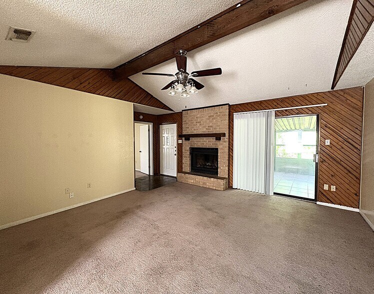 Building Photo - 2309 Whitney Dr