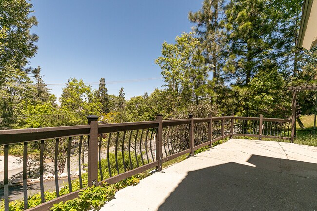 Building Photo - 1292 Aleutian Dr