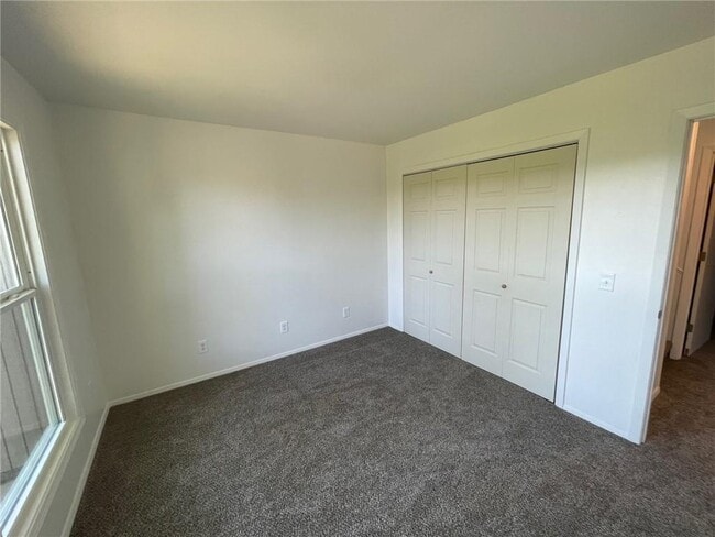 Building Photo - 46 Dogwood Dr