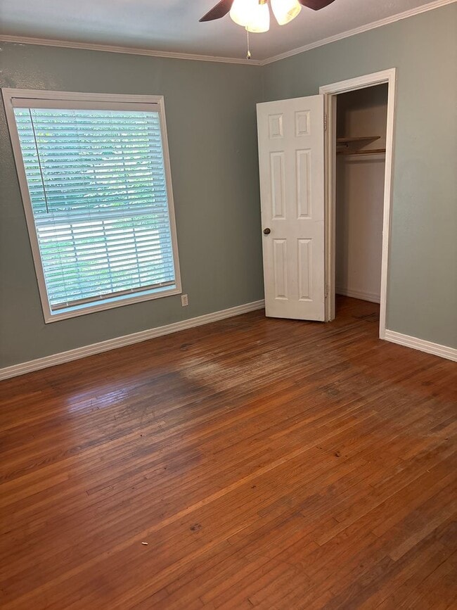 Building Photo - Cute 2/2/1 in the heart of Pollard Park area!