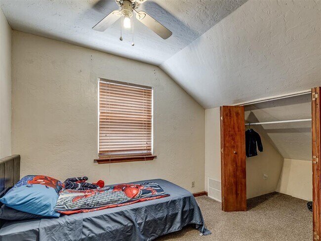 Building Photo - 813 Lapwing Rd