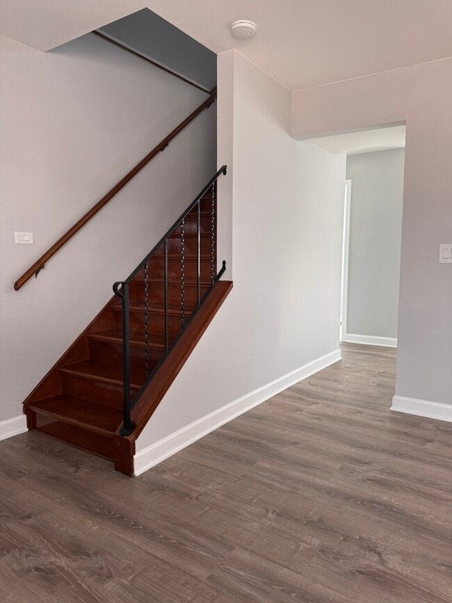 Building Photo - 336 Lilac Ln
