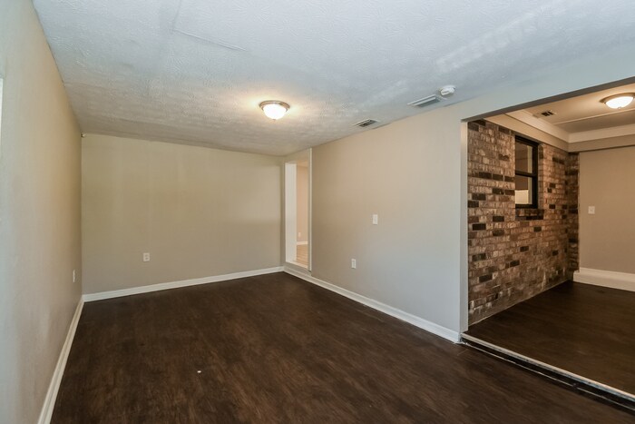 Building Photo - 3086 W 18th St