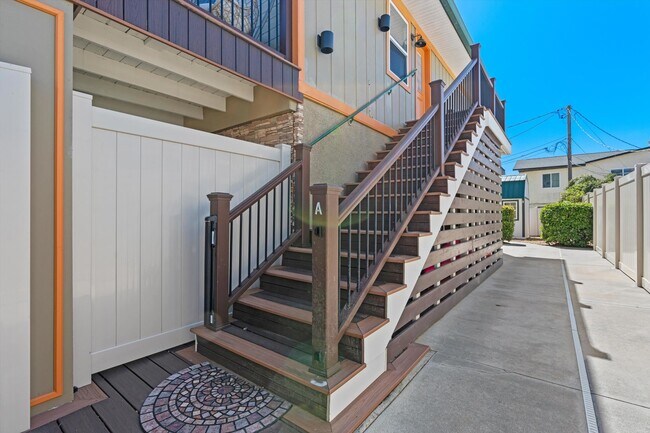 Building Photo - 9 3rd St