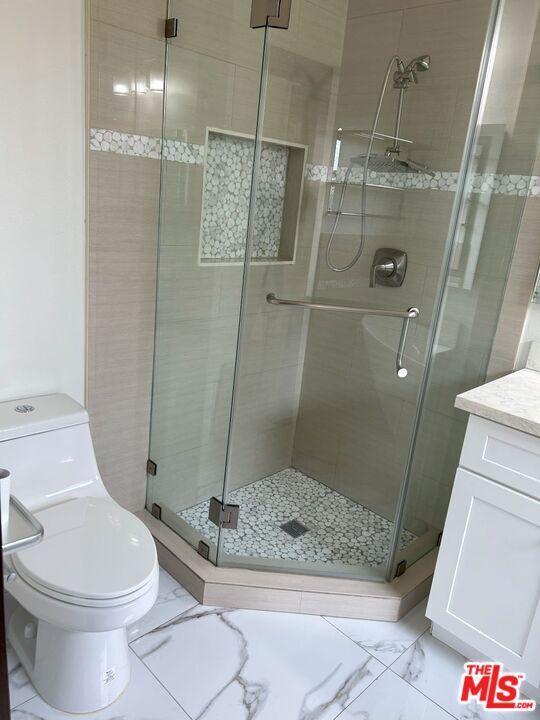 Building Photo - 7916 Blackburn Ave