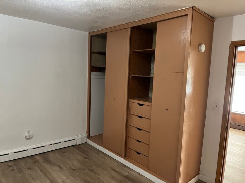 Building Photo - 703 S 9th Ave