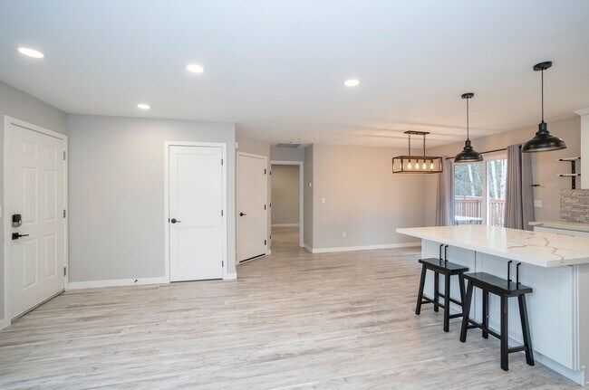 Building Photo - Spacious 3-Bedroom Home with Deck & Fenced Yard