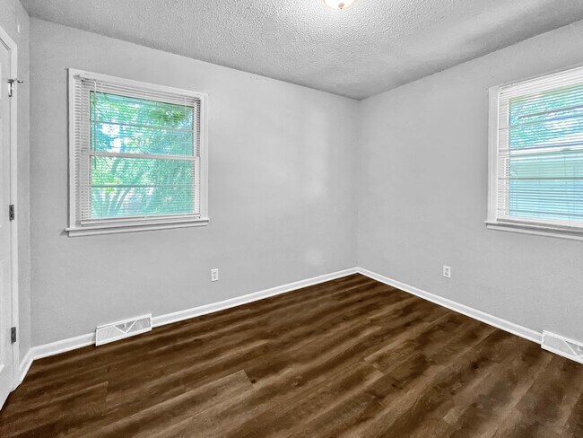 Building Photo - 4 BR/2BA | Newly Renovated Single Family Home | 1-Car Covered Parking | Gated backyard |On quiet ...