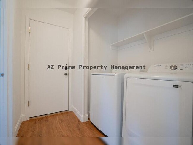 Building Photo - 17432 W Calavar Rd