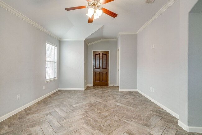 Building Photo - Amazing Rental Home- 3 Bed, 2 Bath Home in...